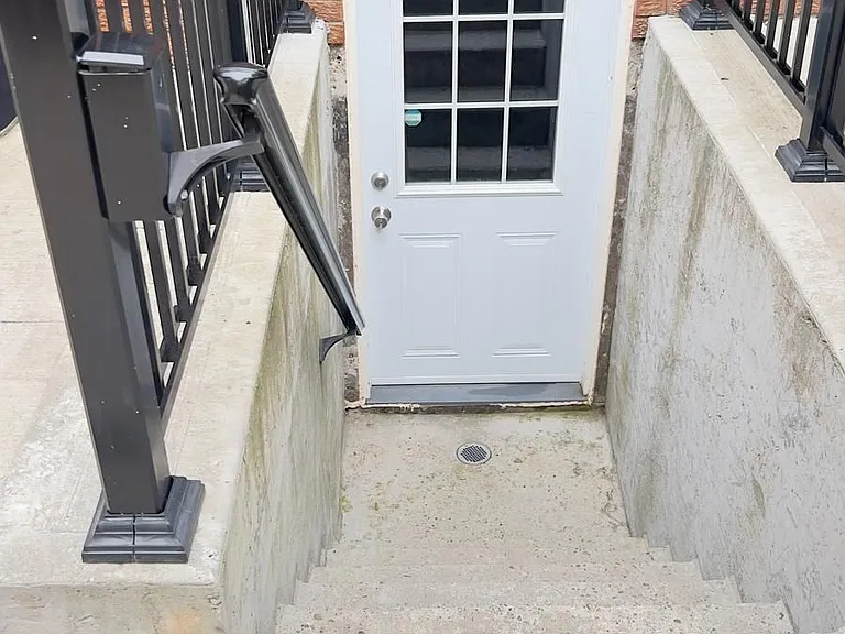 142 Whitchurch Mews — Photo 4