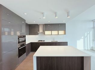 6511 Sussex Ave #305, Burnaby, BC V5H 0K5