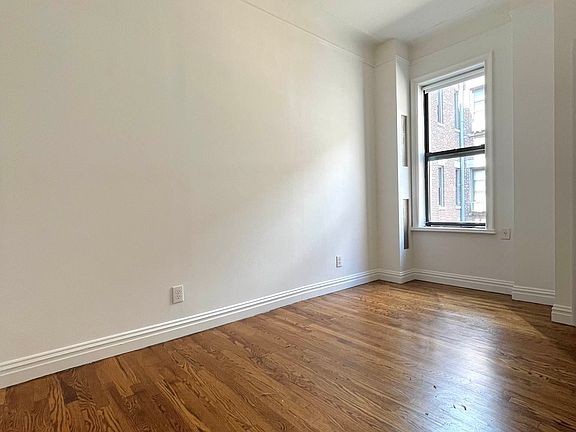 5th image of 2350 Broadway #1133