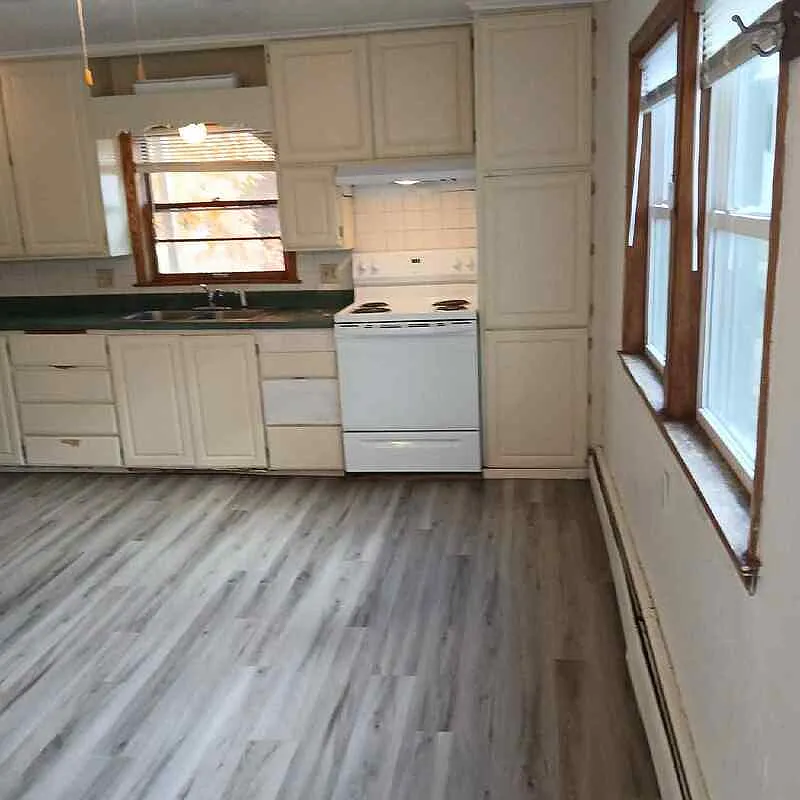 3 bed, 1.0 bath, $899 — Photo 2