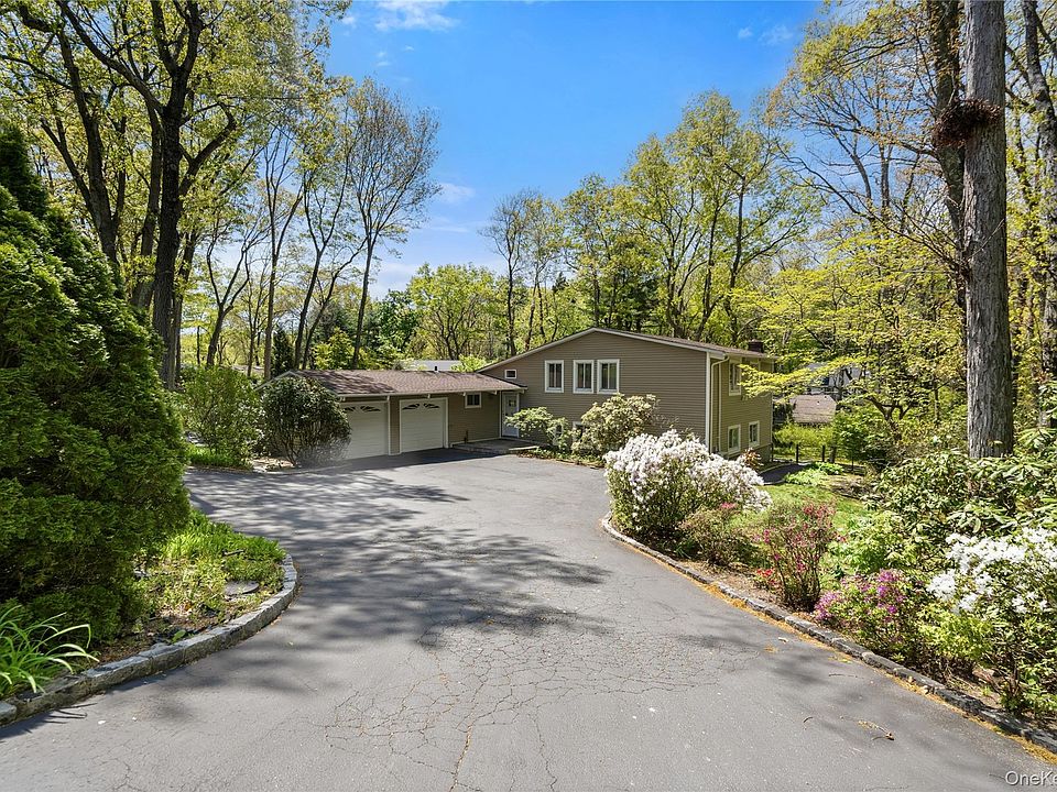 1st image of 6 Split Oak Drive