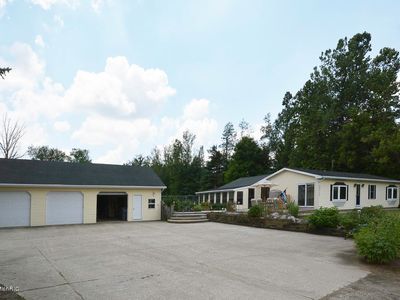 44737 46th Ave, Paw Paw, MI, 49079