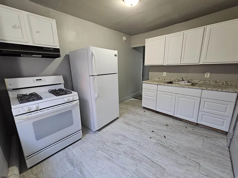 709 Adriatic Ave — Photo 14