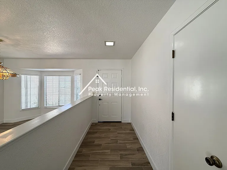 9378 Rolling Glen Ct — Photo 4