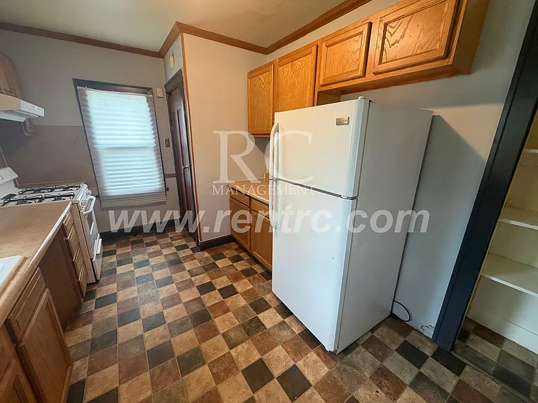136 S Griffin St — Photo 6
