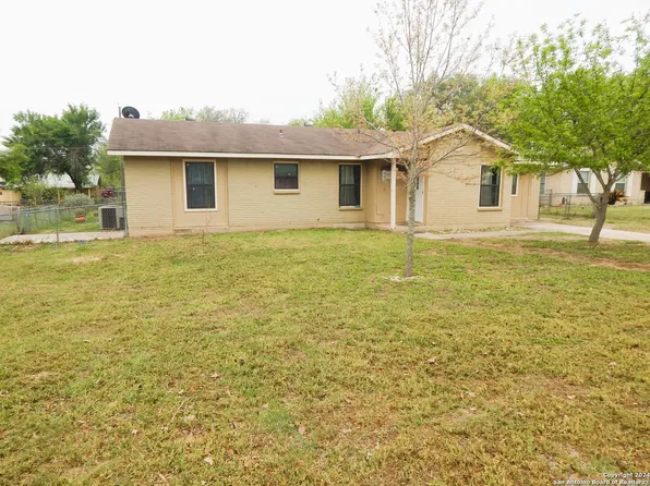 309 DUBOSE DR, Devine, TX 78016