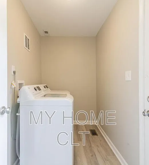 2336 Barry St #A — Photo 15