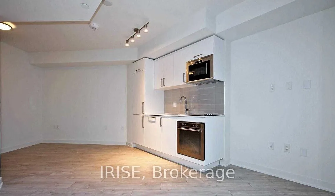 27 Bathurst St #601W photo 1