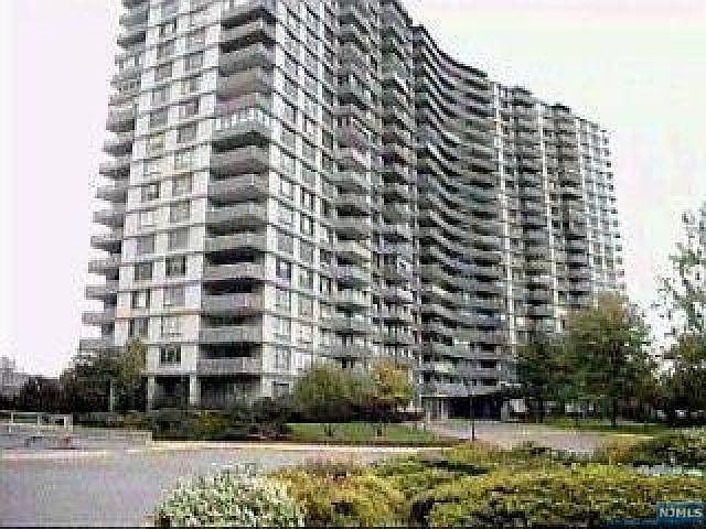 1st image of 2100 Linwood Ave APT 4N