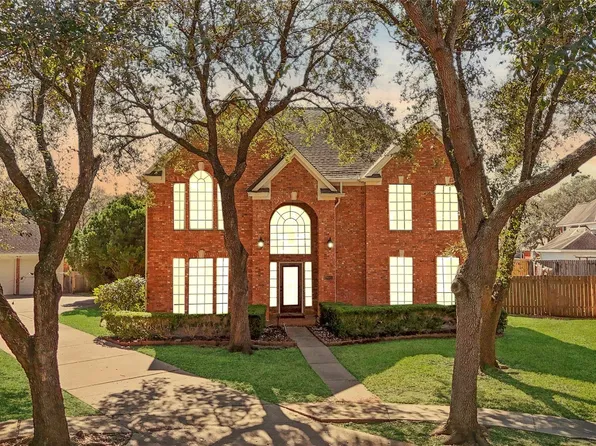 2027 Richland Ct, Sugar Land, TX 77478