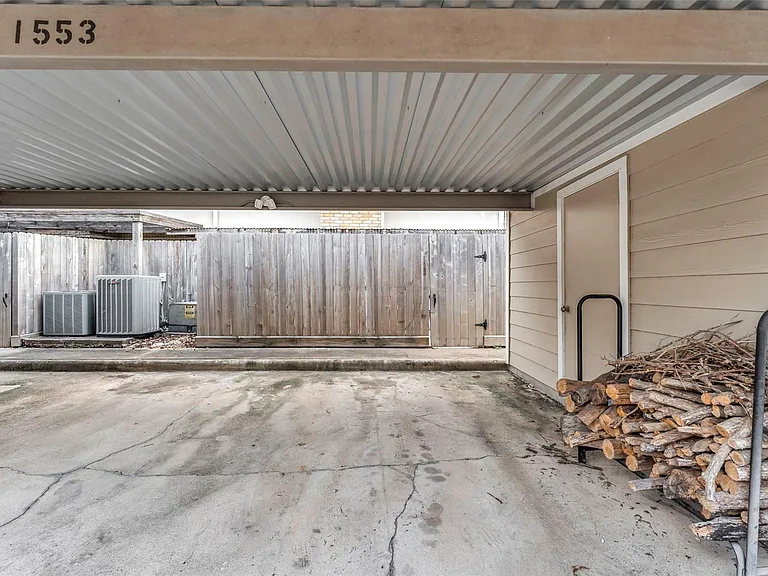 1553 W Sam Houston Pkwy S — Photo 33
