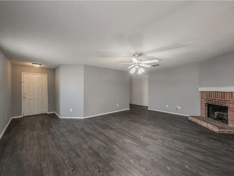 3327 Clydesdale Dr — Photo 6