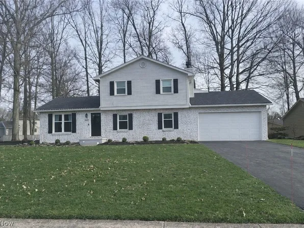 2620 Pine Oak Ct, Niles, OH 44446