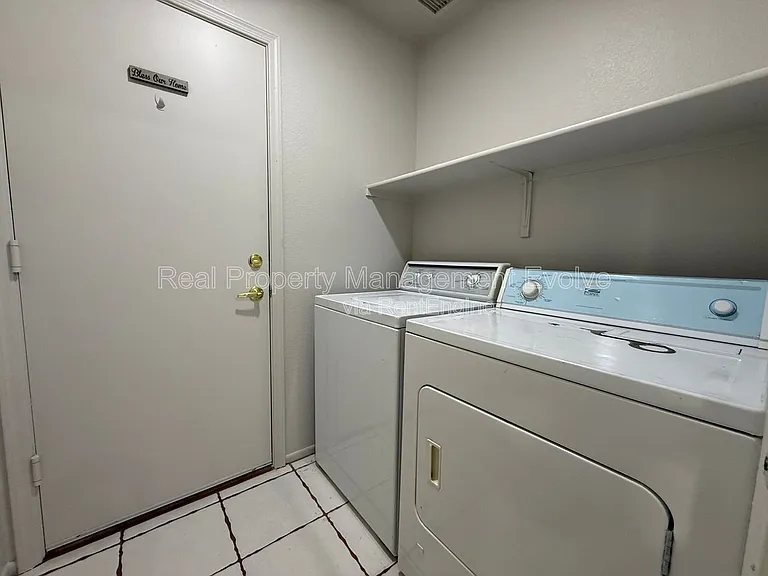 2340 E Derringer Way — Photo 20
