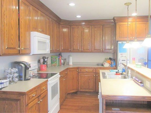 3rd image of 107 Tideland Dr
