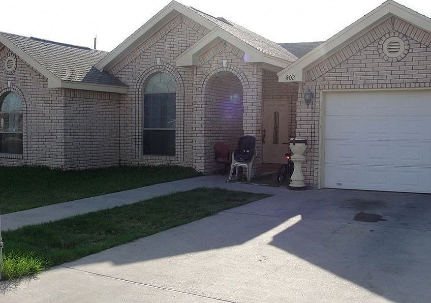 1st image of 402 Camino Real St