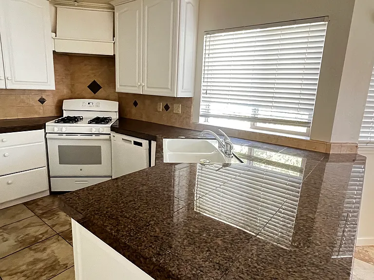 3202 Rockview Pl — Photo 6
