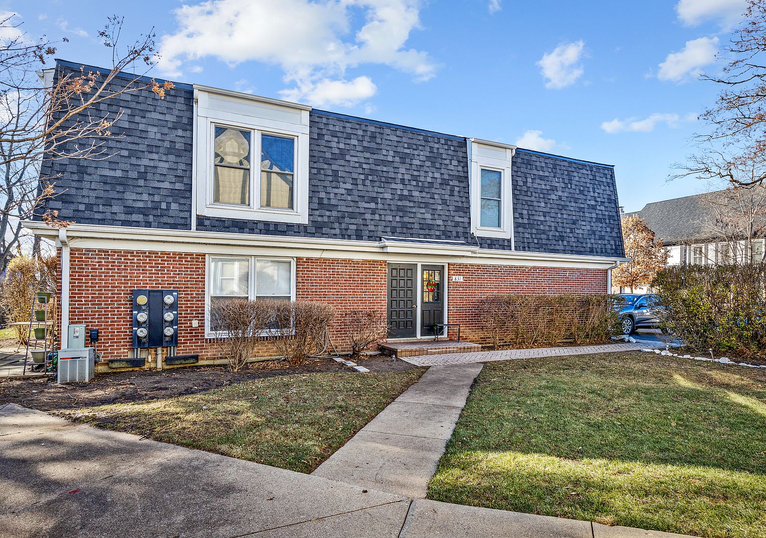 831 Garfield Ave APT B, Libertyville, IL 60048 | Zillow