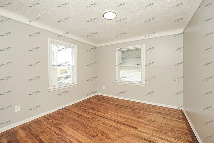12605 Hirst Ave — Photo 11