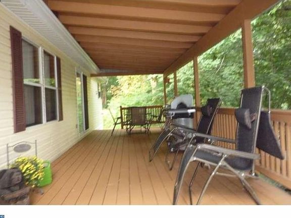 4th image of 14 Melissa Ln