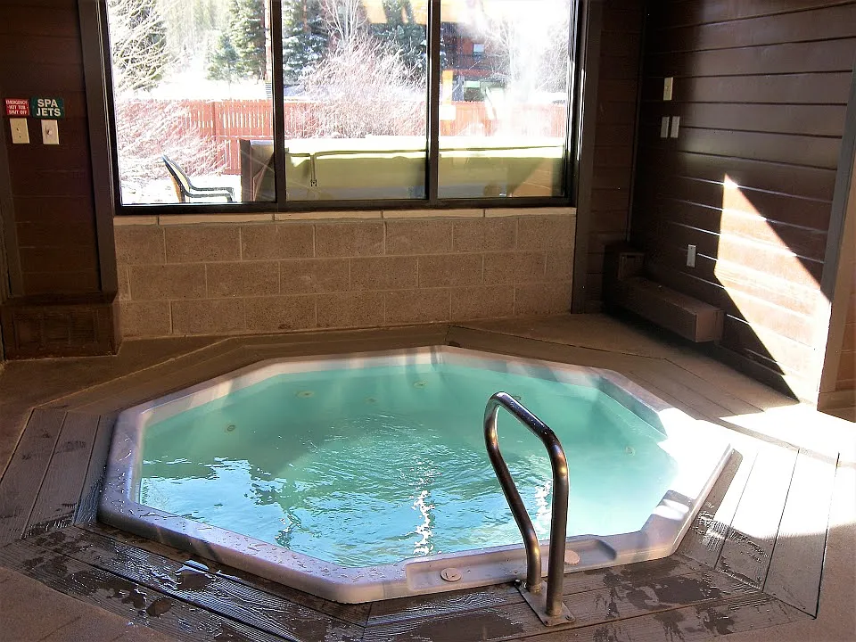 2 bed, 890 sqft, $3,500 — Photo 4