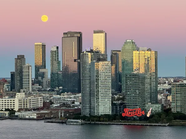 5 Tudor City Place image 10 of 11