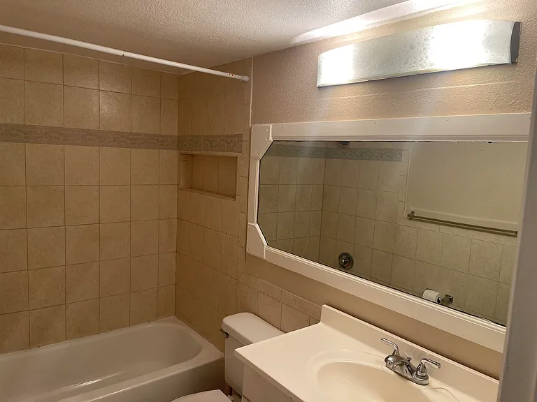 5633 Auld Ln — Photo 29