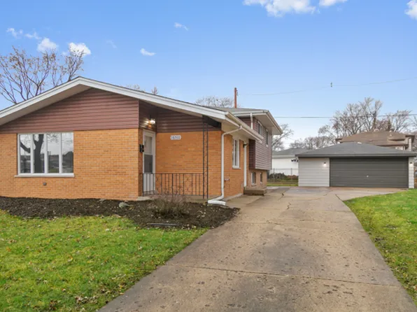 16510 Barton Ln, Oak Forest, IL 60452