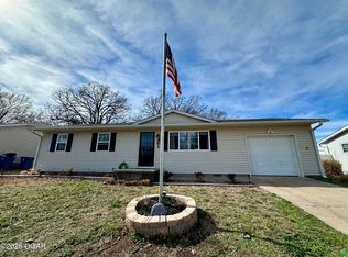 120 Concord St, Carl Junction, MO 64834
