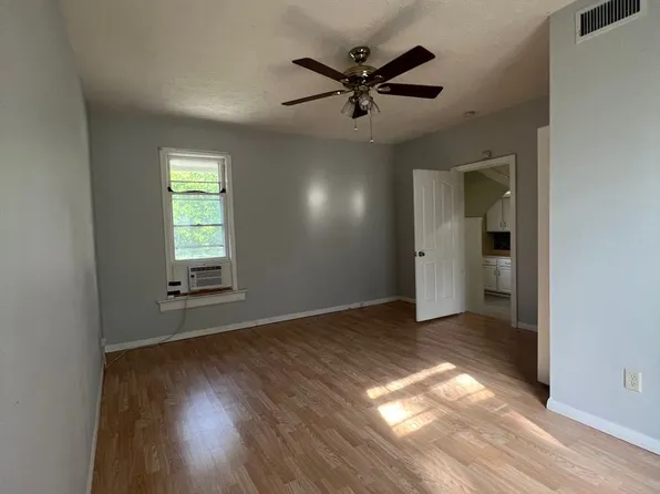 916 Bridge Ave, 916 Bridge Ave APT 2, Davenport, IA 52803