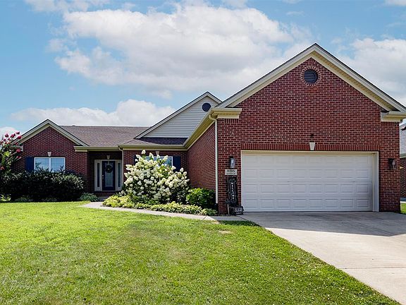 2nd image of 806 Aristides Dr