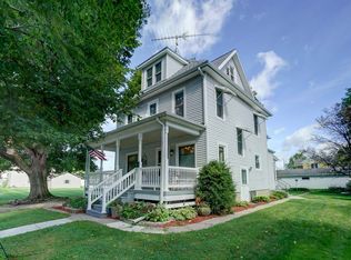 219 Grove St, Randolph, WI 53956