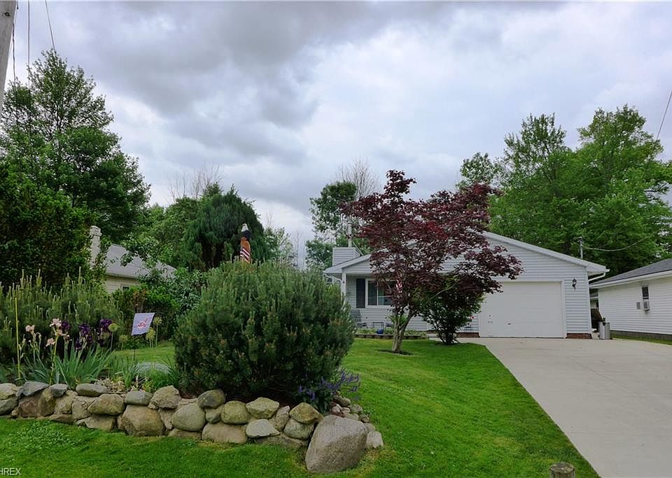 1st image of 1121 Lake Ave