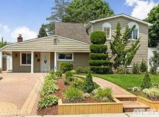 341 Blacksmith Rd, Levittown, NY 11756