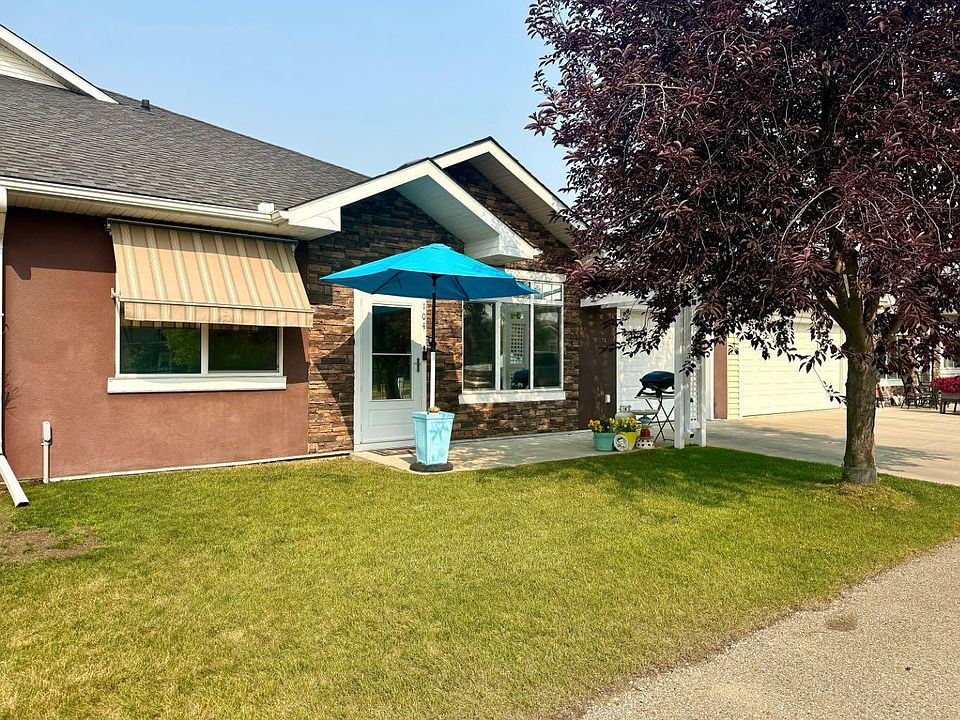 1st image of 104 Sunvale Cres NE