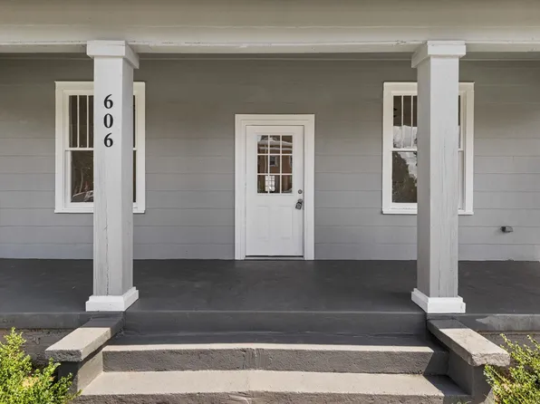 606 N Nashville Ave, Sheffield, AL 35660