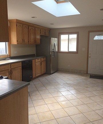 4th image of 501 E Highland Ave