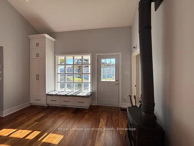 448 Grandview Dr — Photo 8
