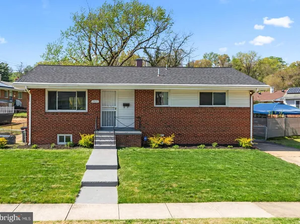 2521 Fairhill Dr, Suitland, MD 20746