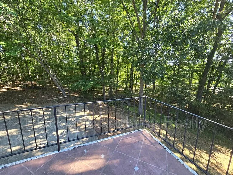 1194 Ingram Dr — Photo 33
