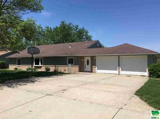 734 Walnut St, Cherokee, IA 51012