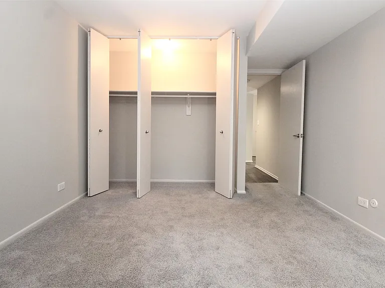 818 W Willow St #3C — Photo 17