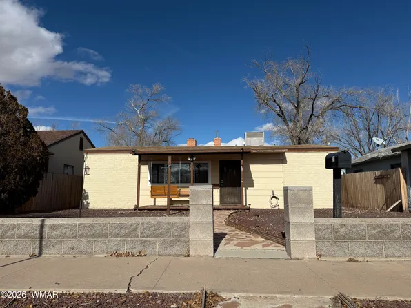 318 W Buffalo St, Holbrook, AZ 86025