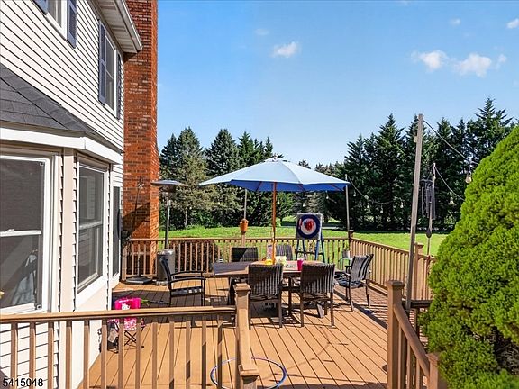 3rd image of 5 Fisher Ct