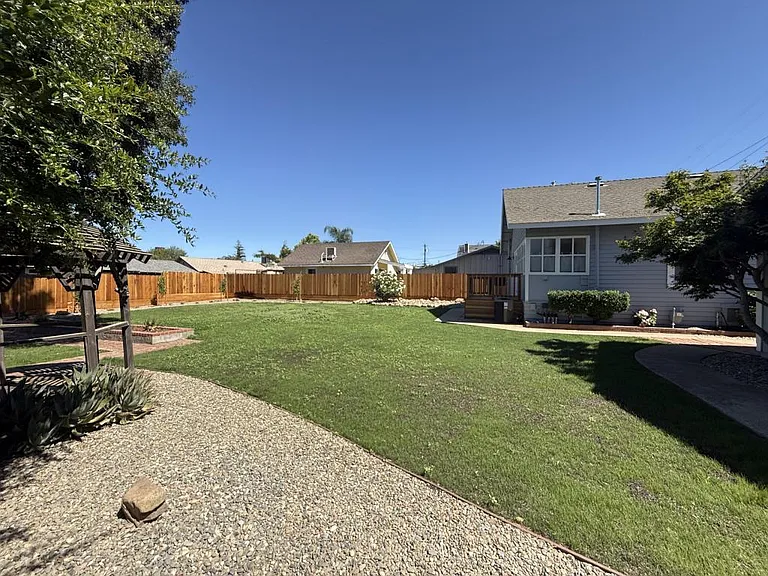 731 River Ave — Photo 18