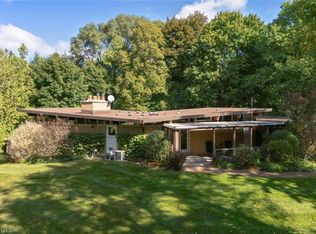 1441 Mineral Springs Rd, Hamilton, ON L9H5E3