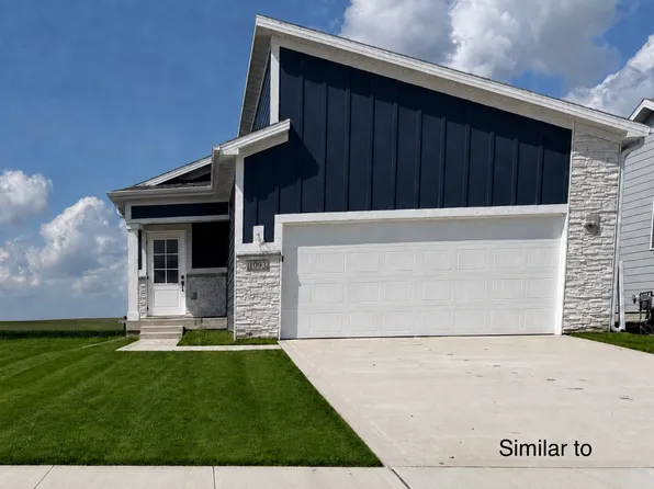 1093 NW Macarthur Ln, Dallas Center, IA 50263