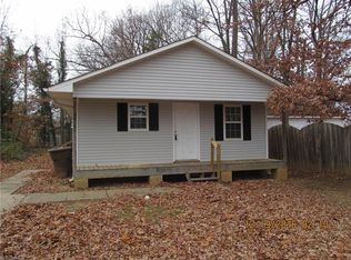 2208 Poinsettia Rd, Greensboro, NC 27407