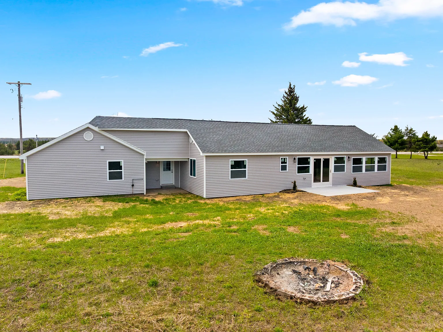 4 bed, 1800 sqft, $2,680 — Photo 3