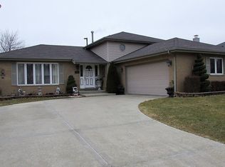 5456 Christopher Dr, Oak Forest, IL 60452